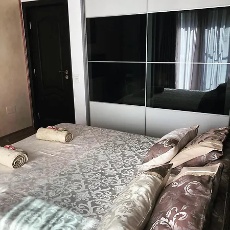 Lavand Eighteen Mamaia * Năvodari