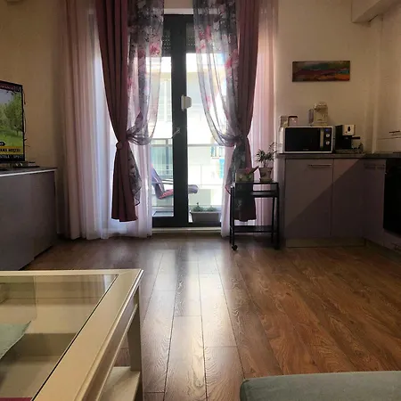 Lavand Eighteen Mamaia דירה *
